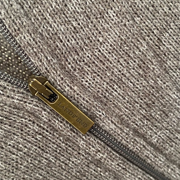 Lands’ End pullover—size L - Picture 8 of 10